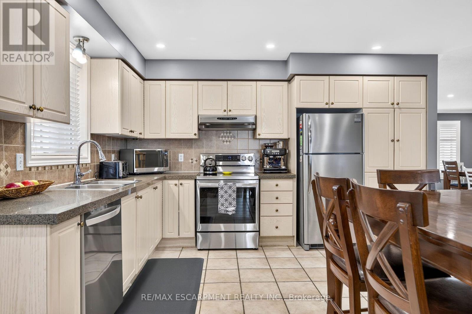 51 CABRIOLET CRESCENT - Image 15
