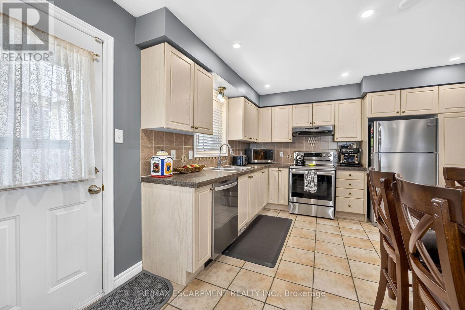 51 CABRIOLET CRESCENT - Image 18