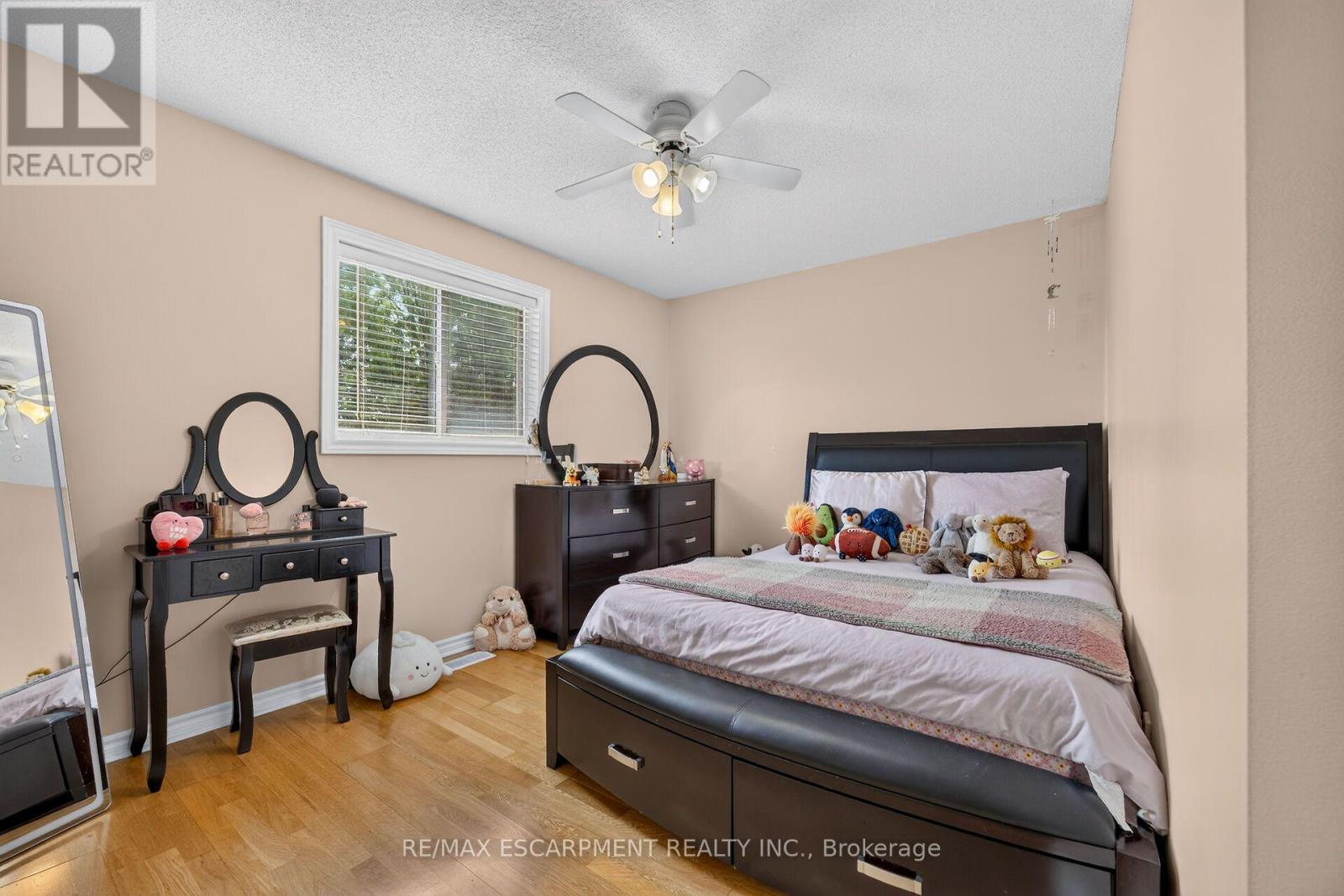 51 CABRIOLET CRESCENT - Image 24