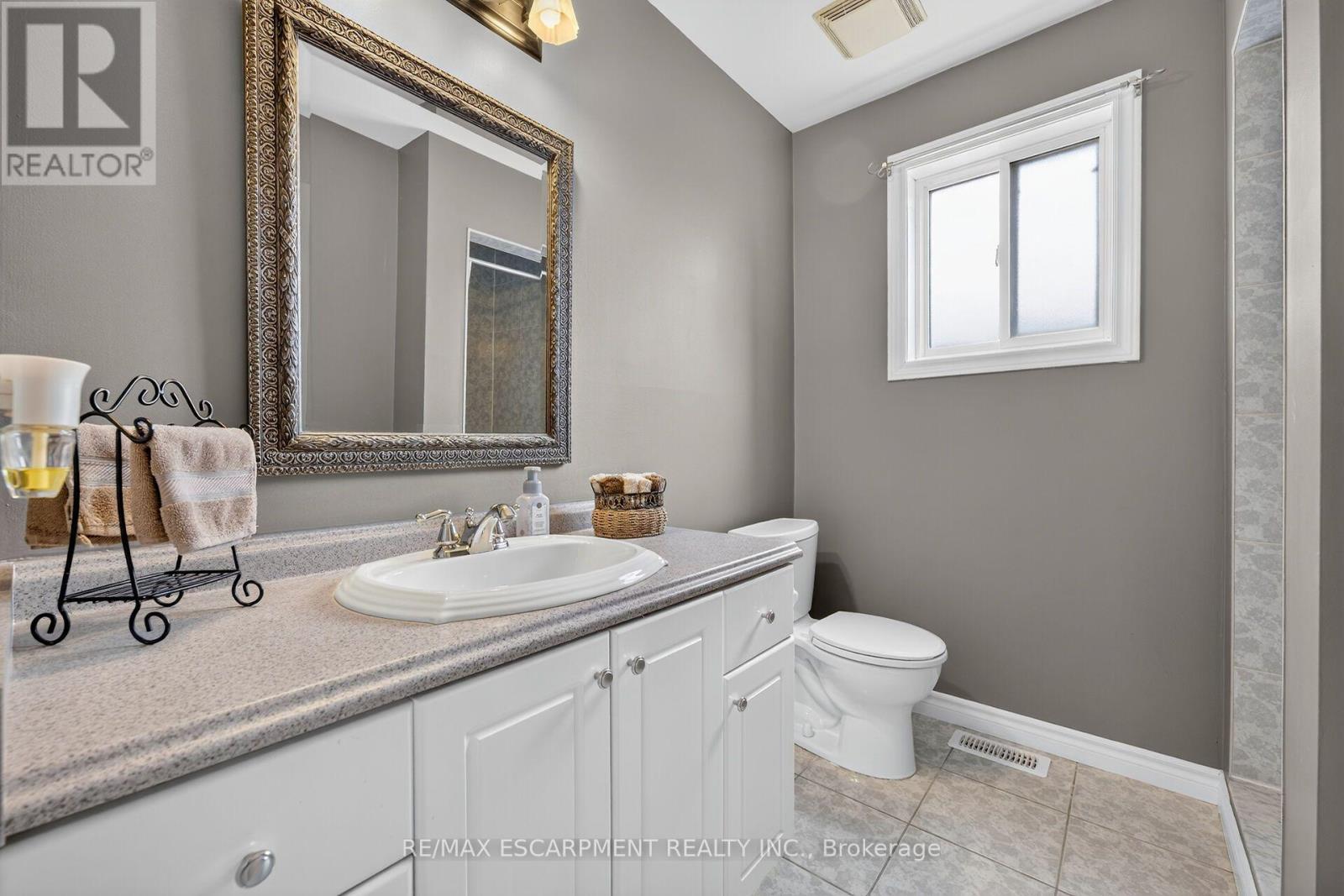 51 CABRIOLET CRESCENT - Image 33