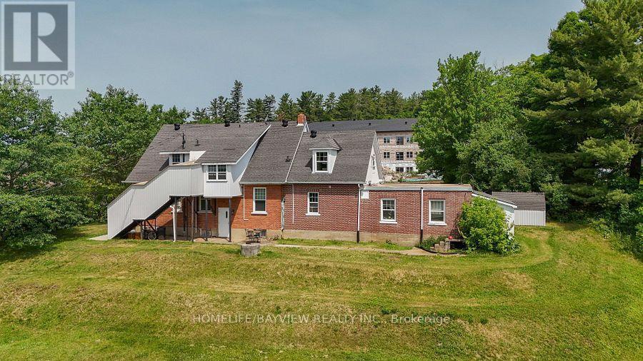 33 FLINT AVENUE - 5