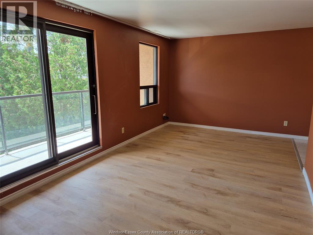 3875 Tecumseh ROAD East Unit# 3, Windsor — photo 2