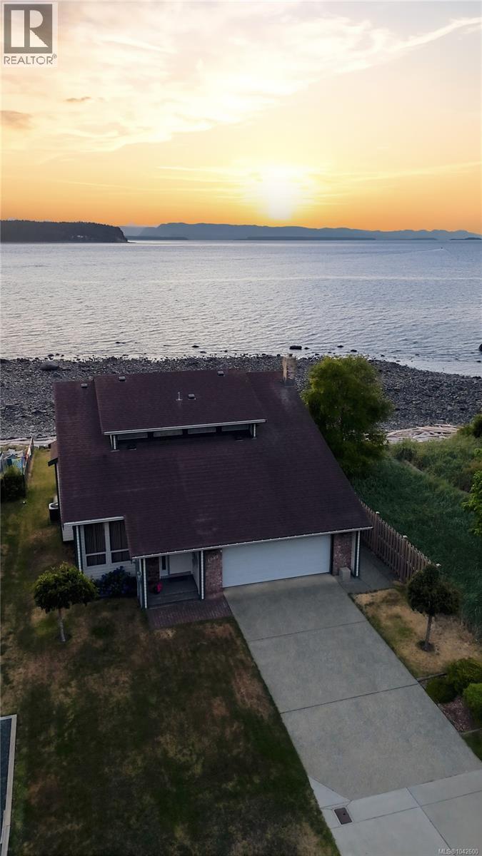 1081 Island Hwy S - 39