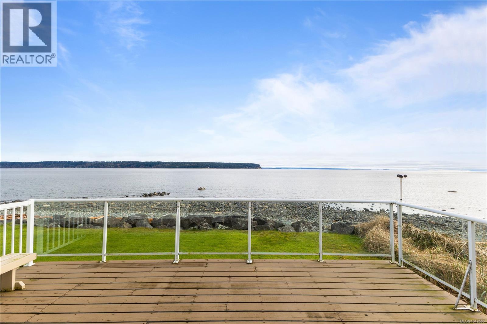 1081 Island Hwy S - 4