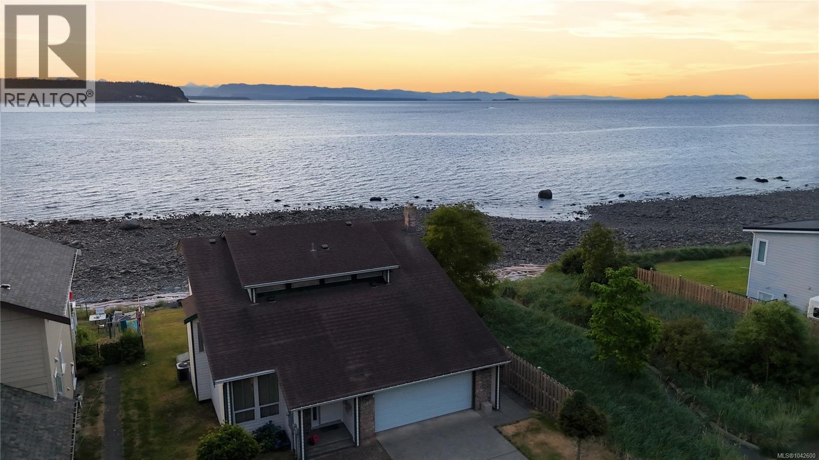 1081 Island Hwy S - 40