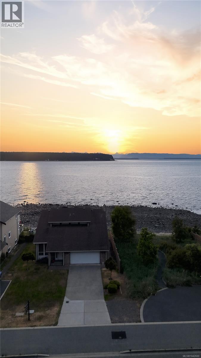 1081 Island Hwy S - 43