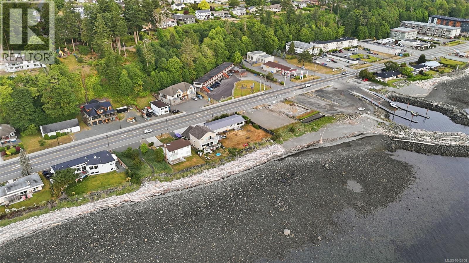1081 Island Hwy S - 47