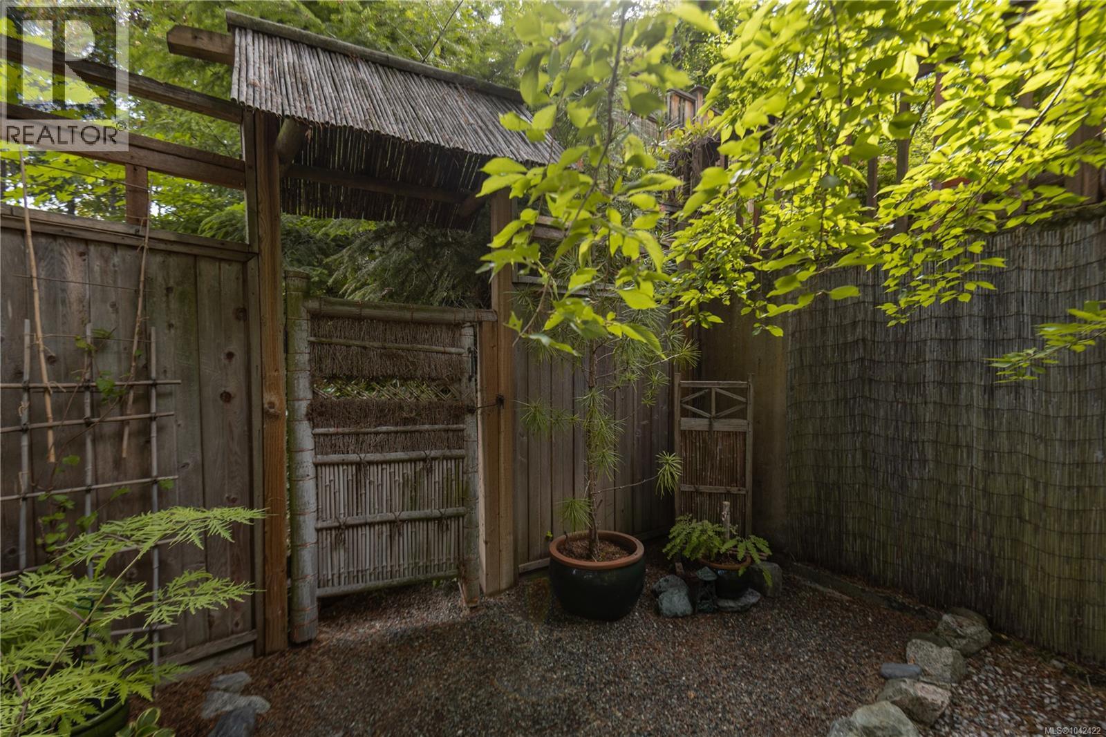 1367 Kingsview Rd - 53