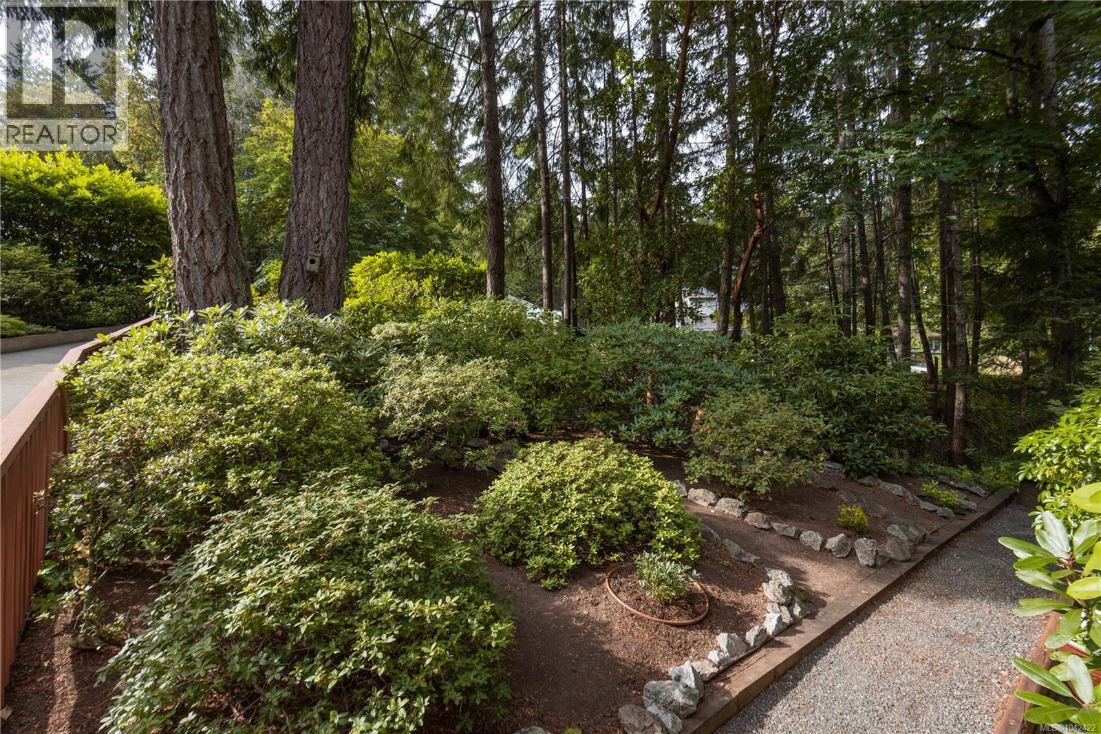 1367 Kingsview Rd - 68