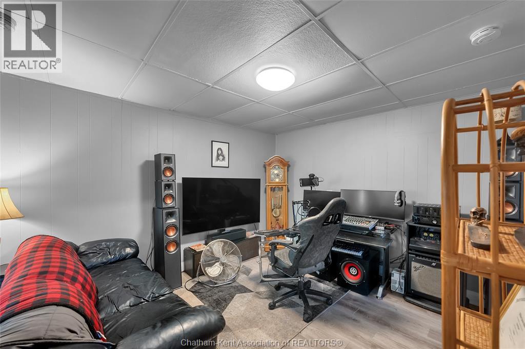185 Thames STREET - 31
