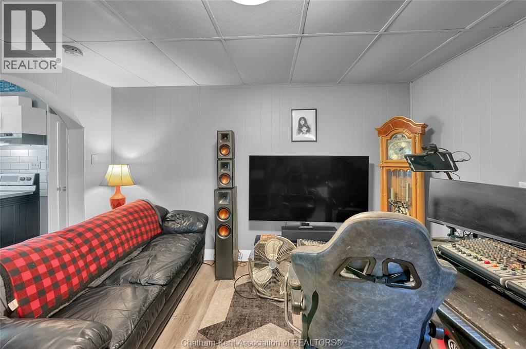 185 Thames STREET - 45