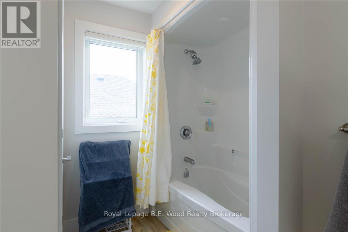 72 TRAILVIEW DRIVE E - 33