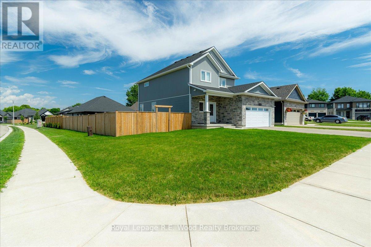 72 TRAILVIEW DRIVE E - 3