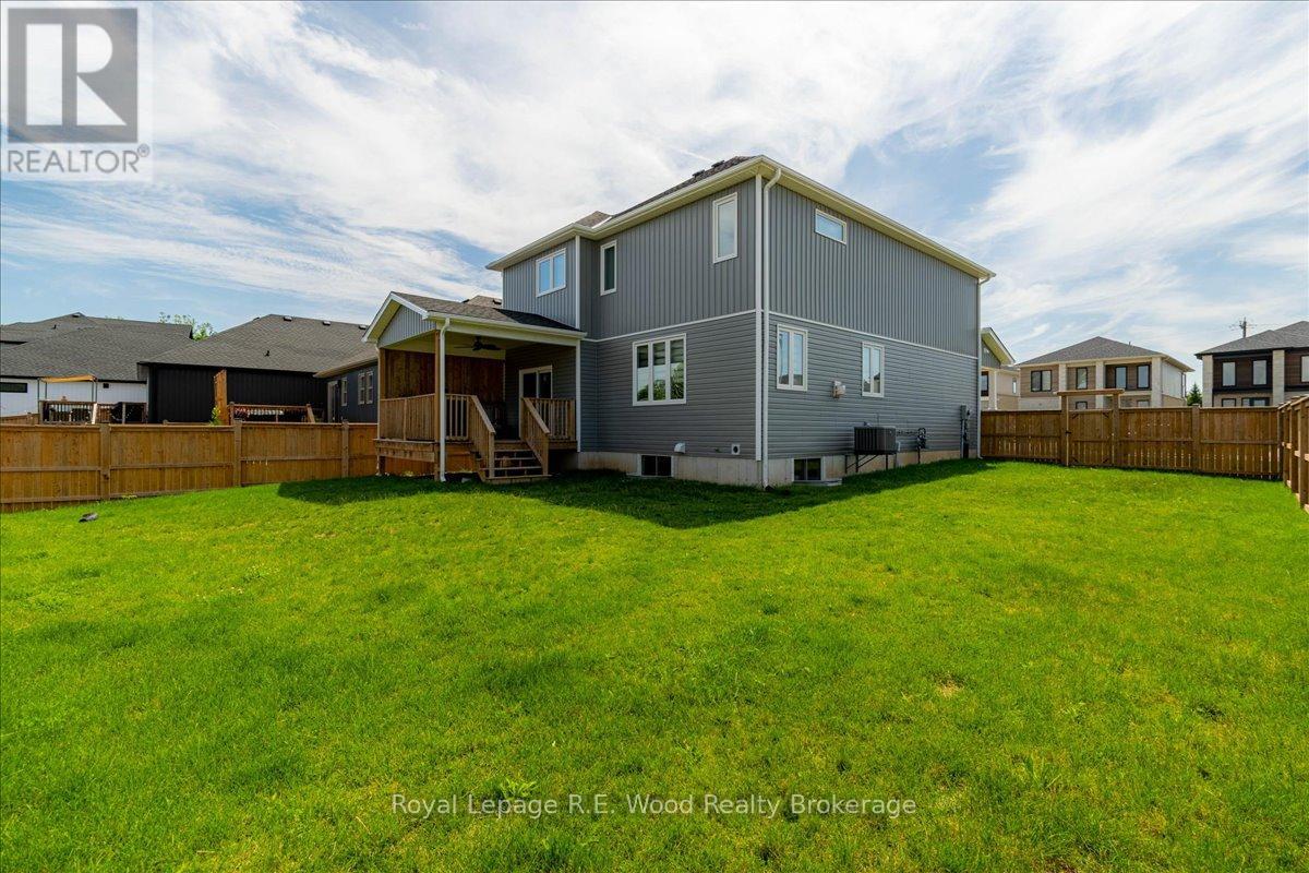 72 TRAILVIEW DRIVE E - 6