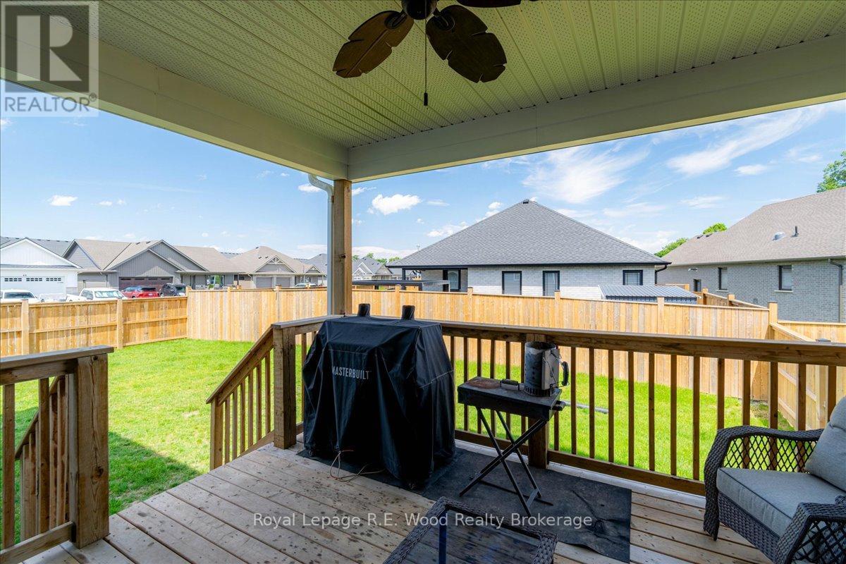 72 TRAILVIEW DRIVE E - 8
