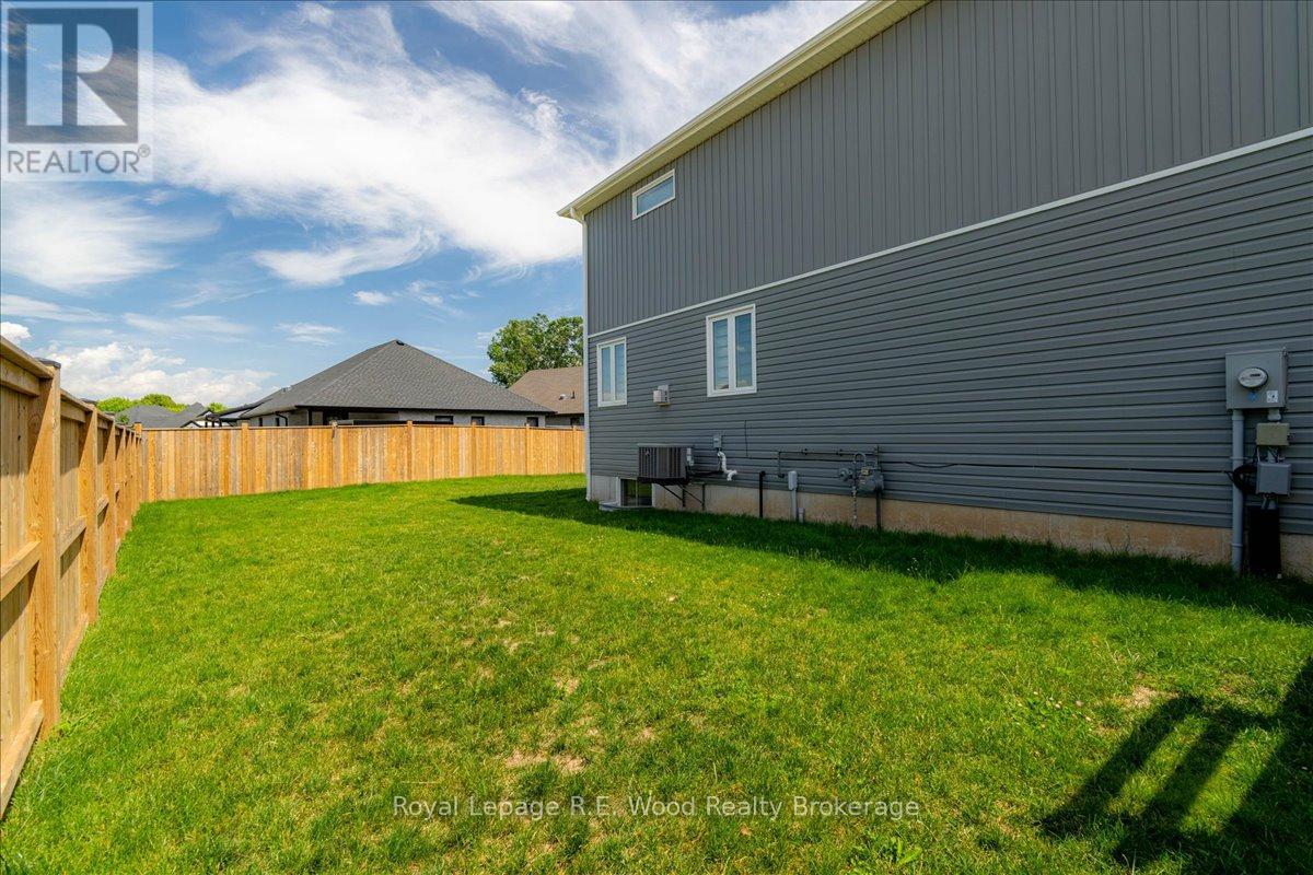 72 TRAILVIEW DRIVE E - 5