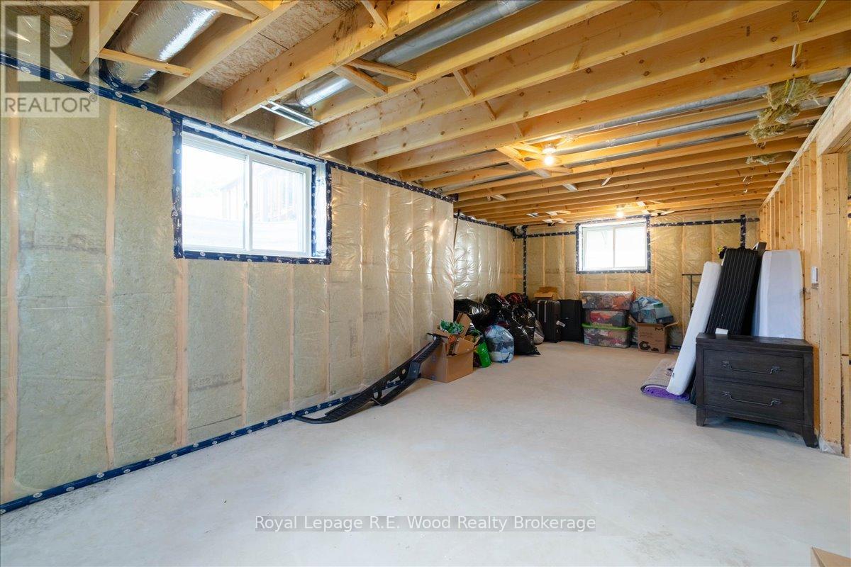 72 TRAILVIEW DRIVE E - 39