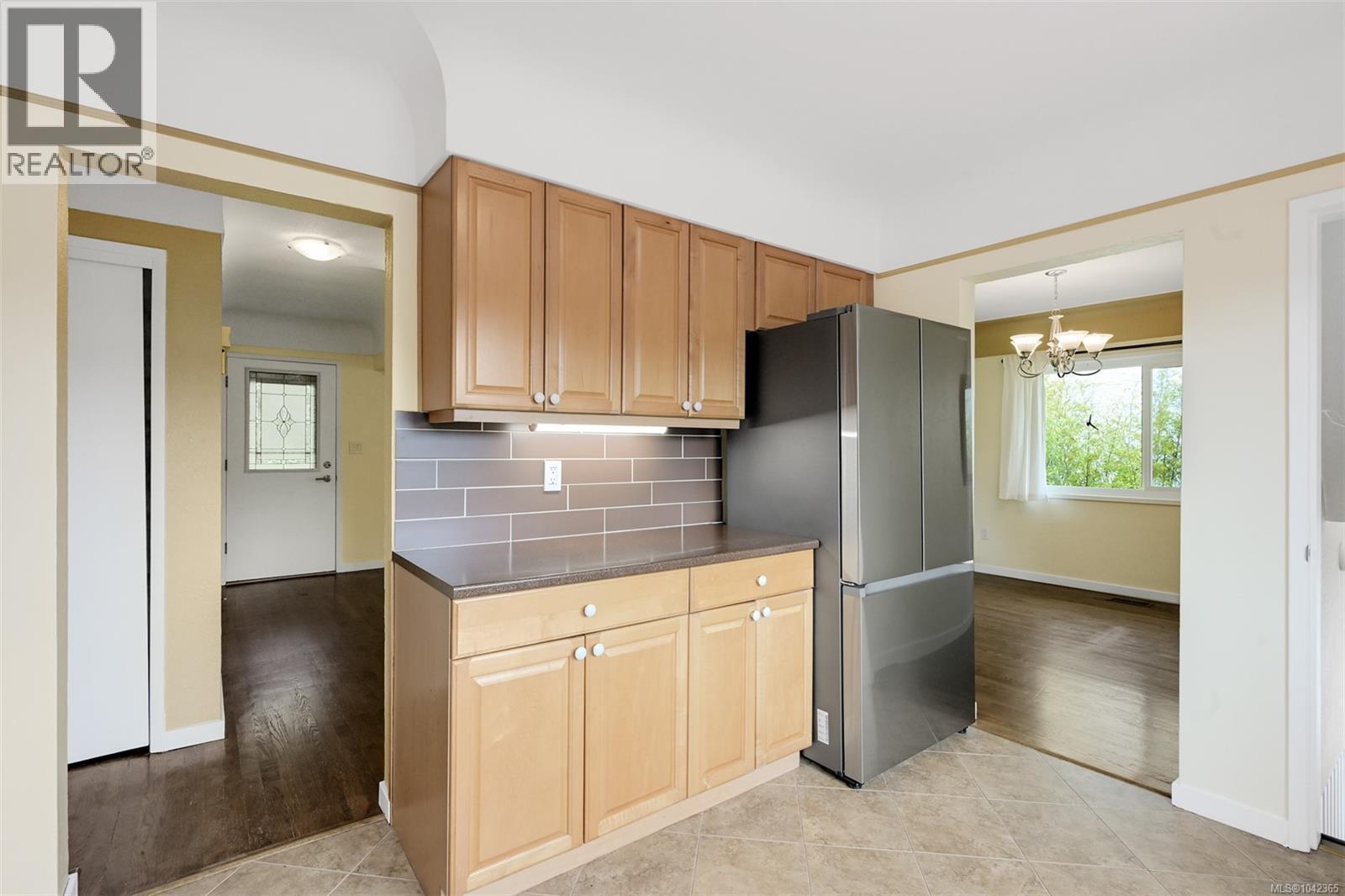 3967 Rainbow St - 16