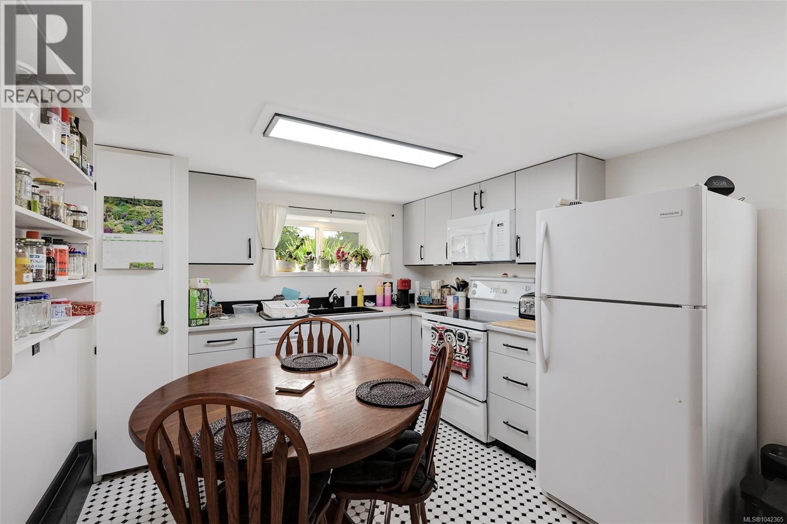 3967 Rainbow St - 37