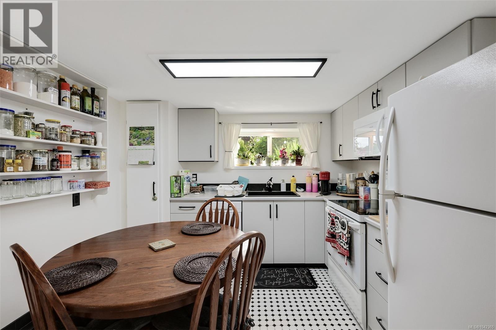 3967 Rainbow St - 38