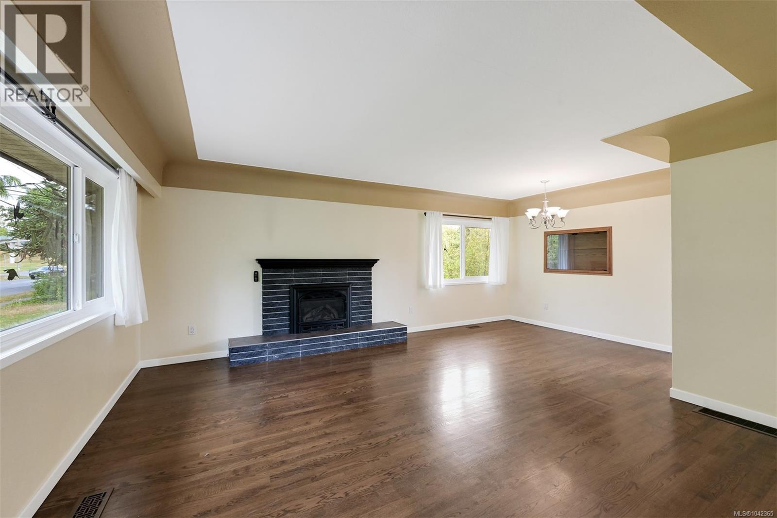 3967 Rainbow St - 4