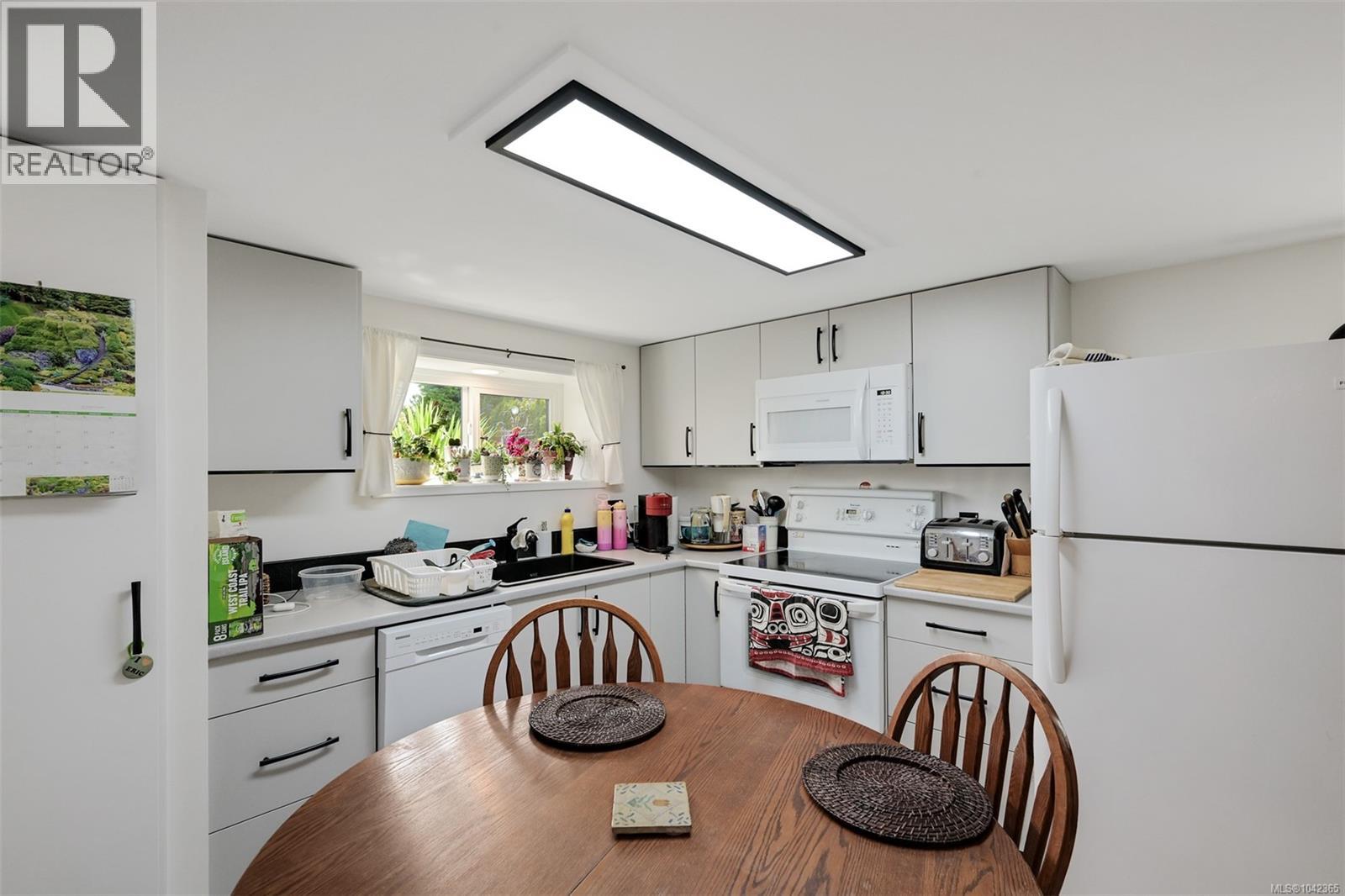 3967 Rainbow St - 40