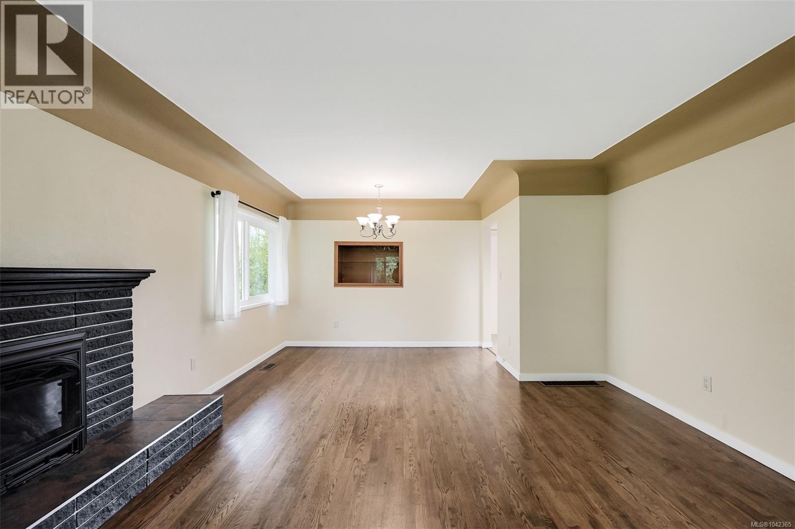 3967 Rainbow St - 5