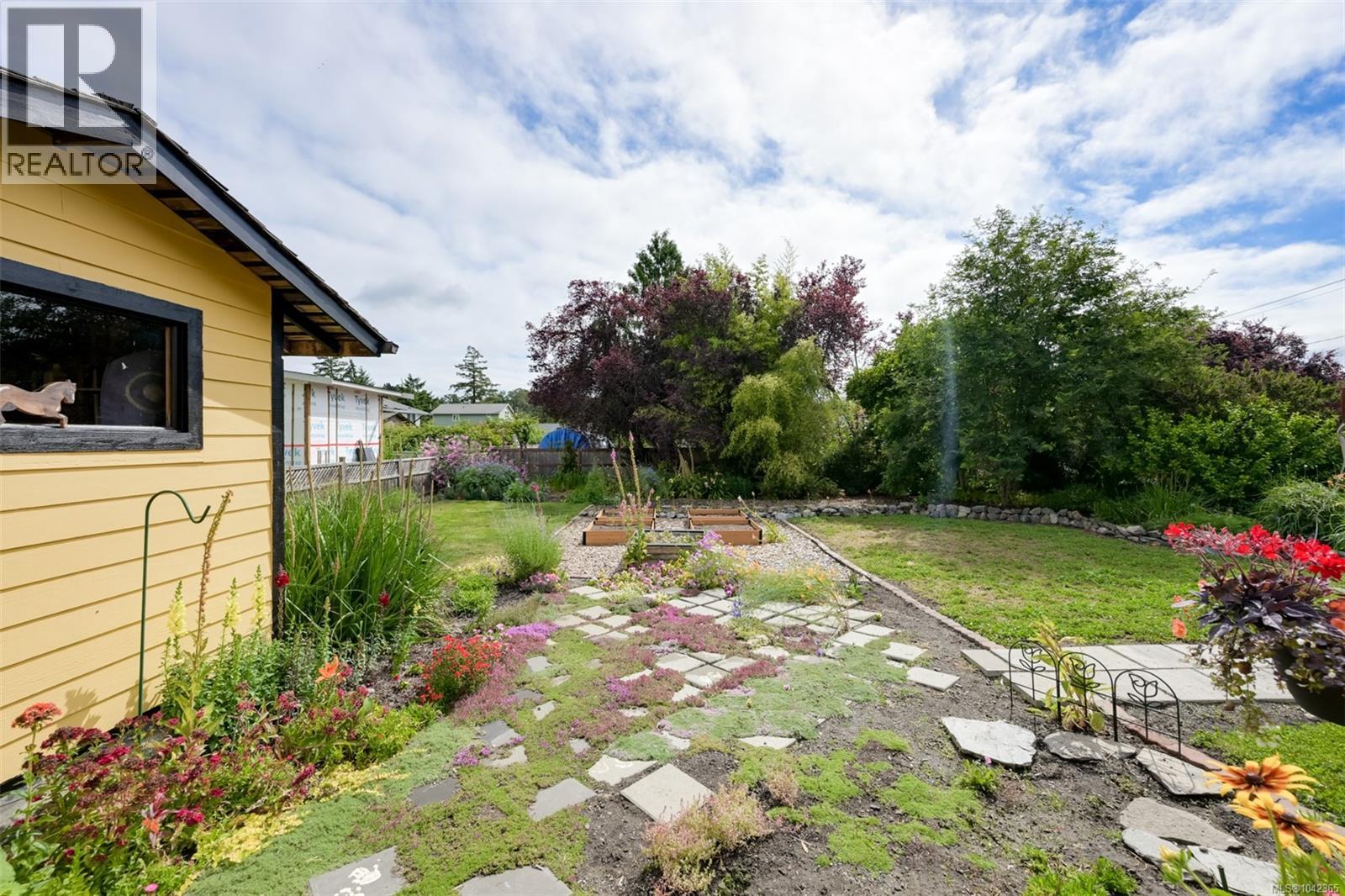 3967 Rainbow St - 52