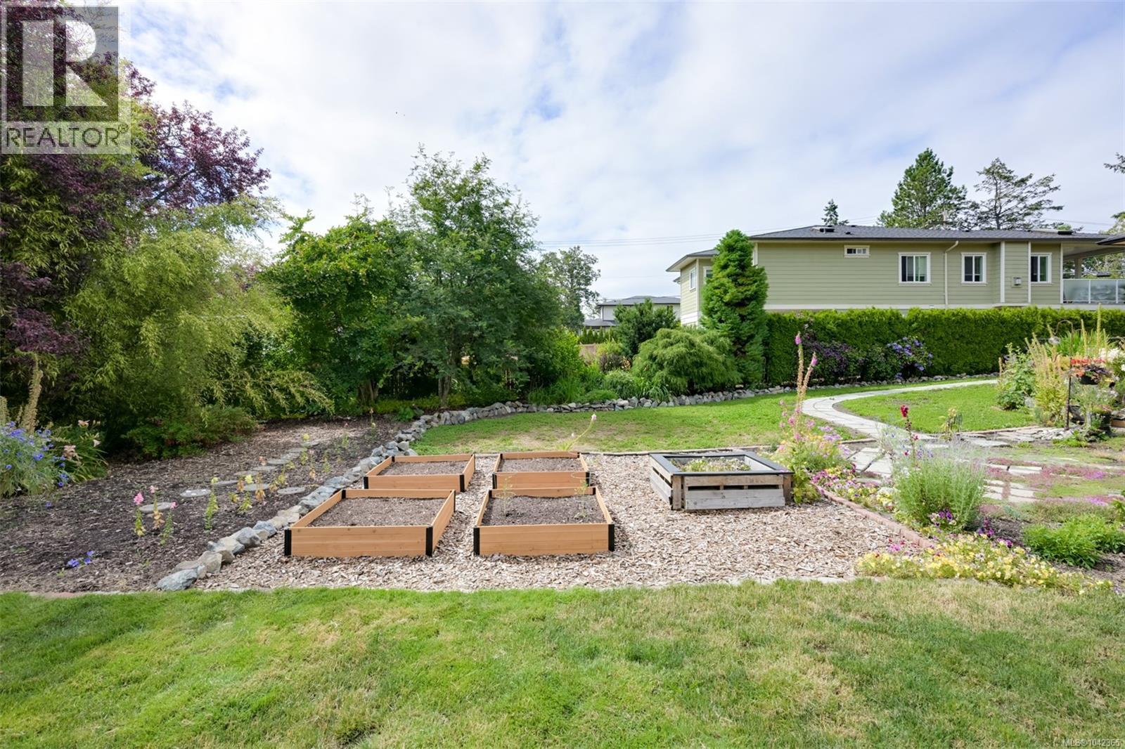 3967 Rainbow St - 58