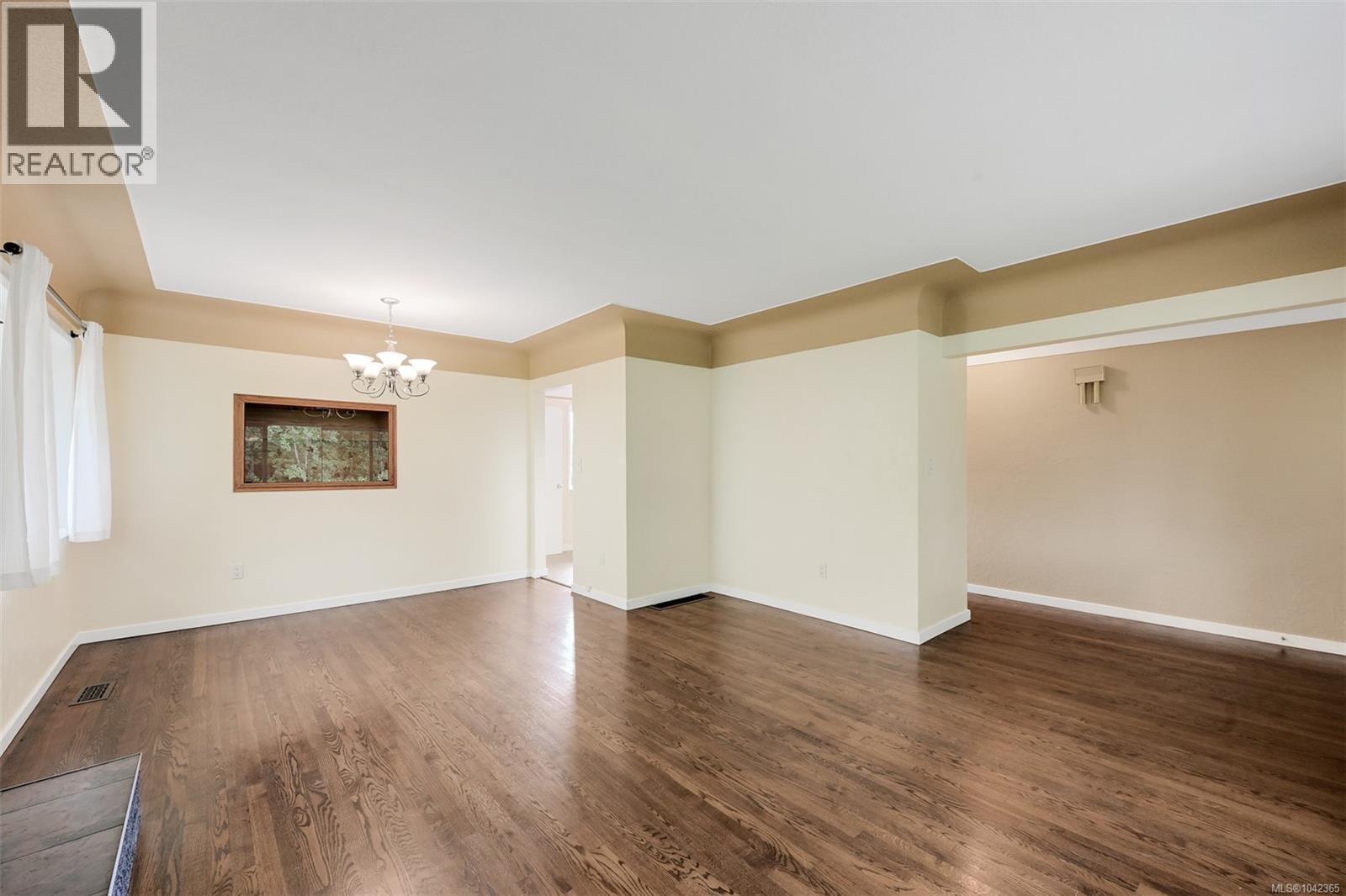 3967 Rainbow St - 6