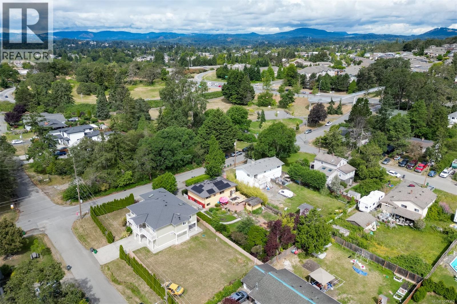 3967 Rainbow St - 67