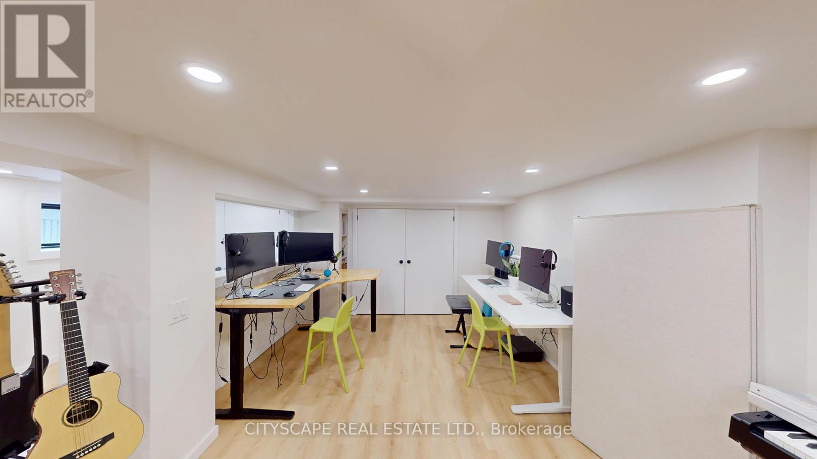 25 OSWALD CRESCENT - 35