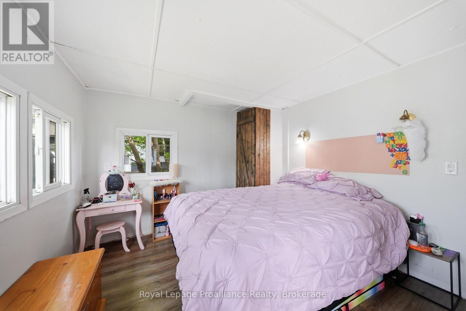 #53 63 WHITES ROAD - 17