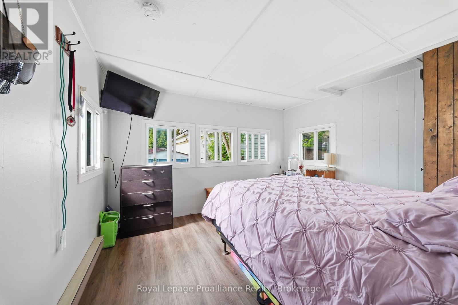 #53 63 WHITES ROAD - 16