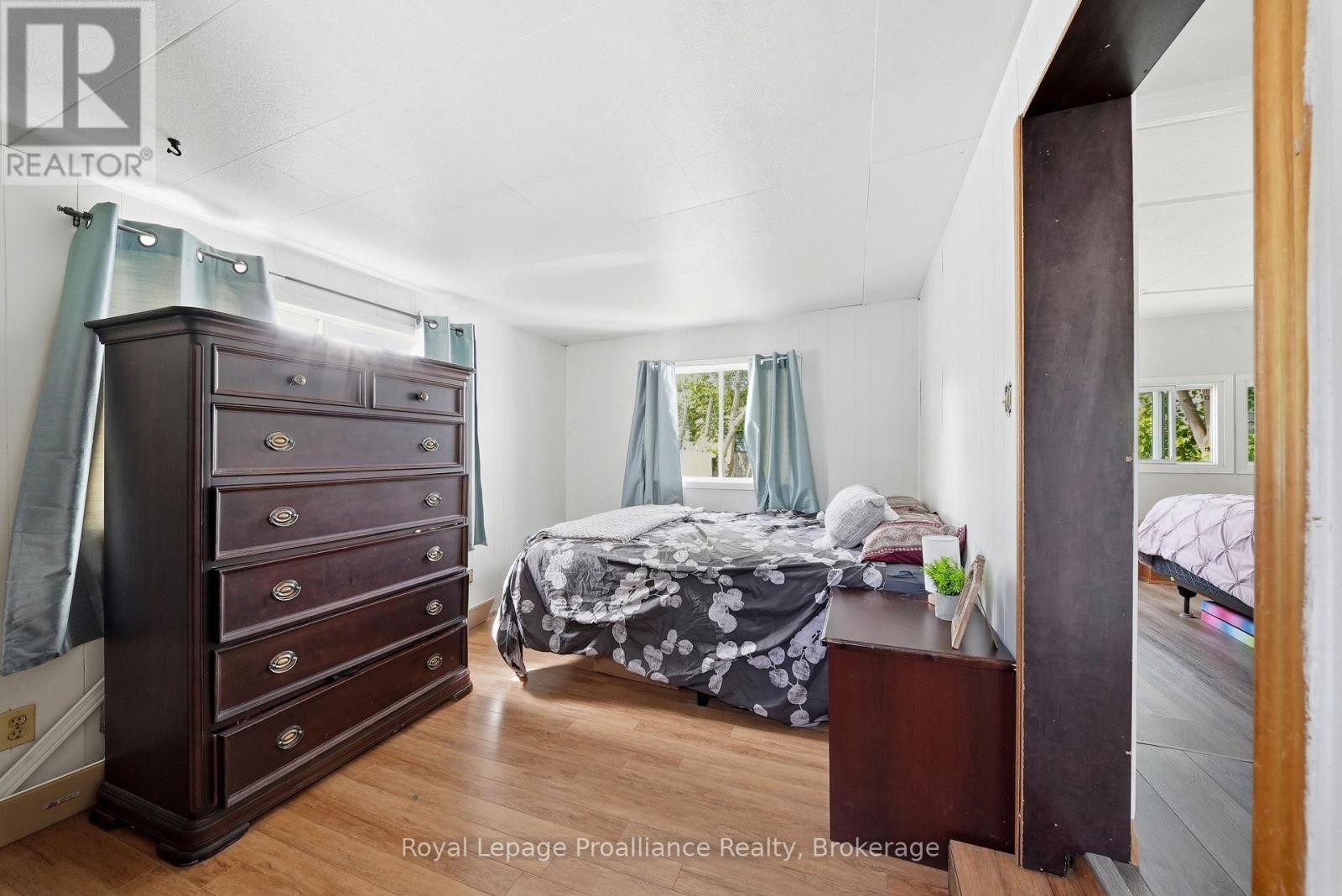 #53 63 WHITES ROAD - 19