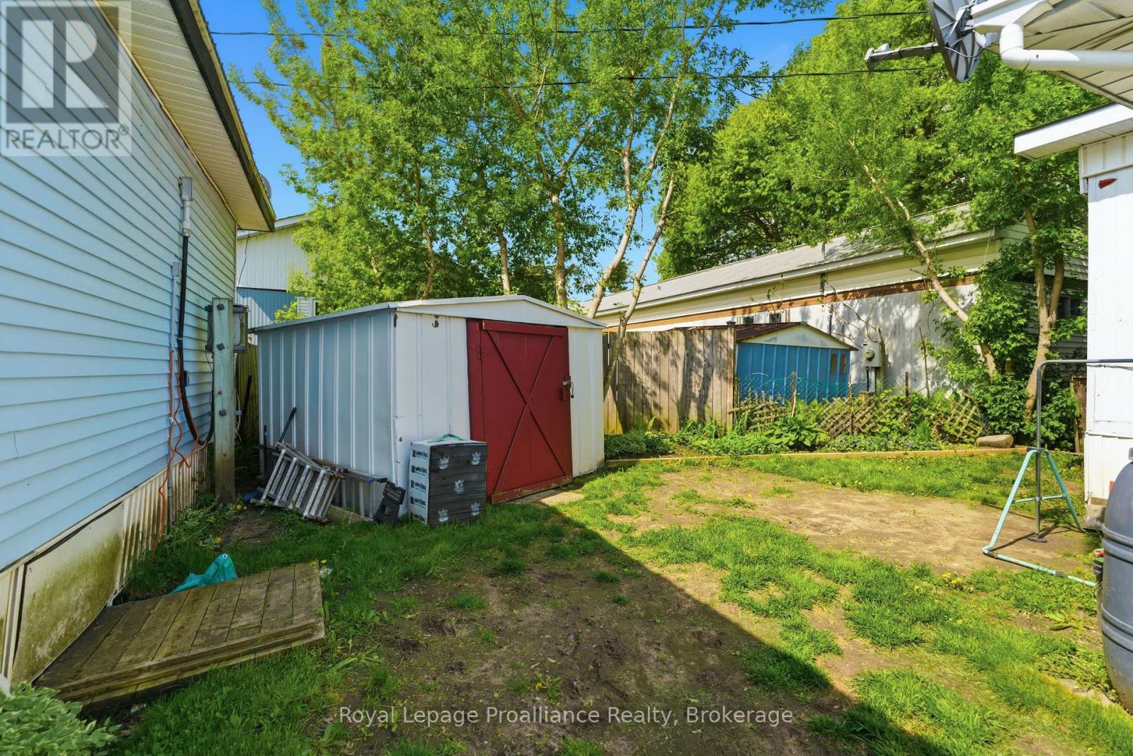 #53 63 WHITES ROAD - 26