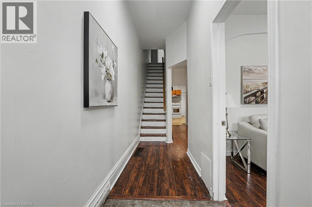 52 CATHCART Street - 5