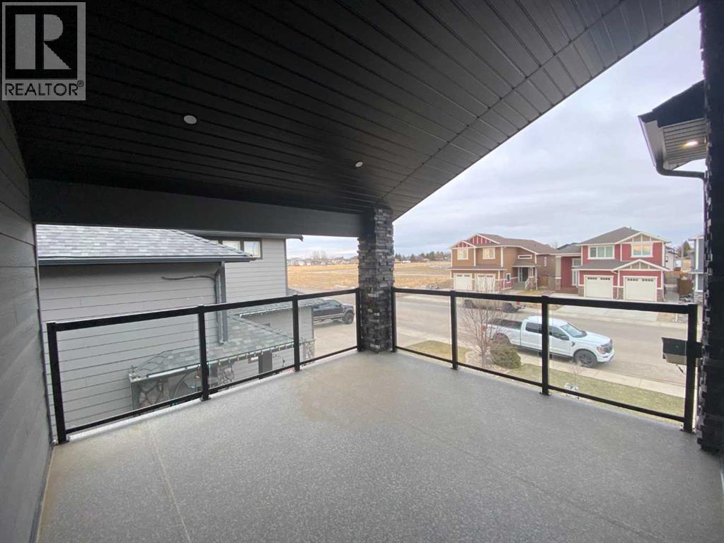 5402 43 Street - 45