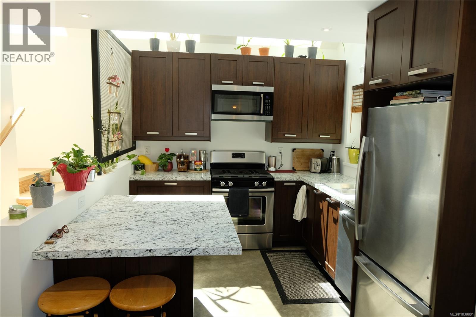 1156 Pacific Rim Hwy - 33