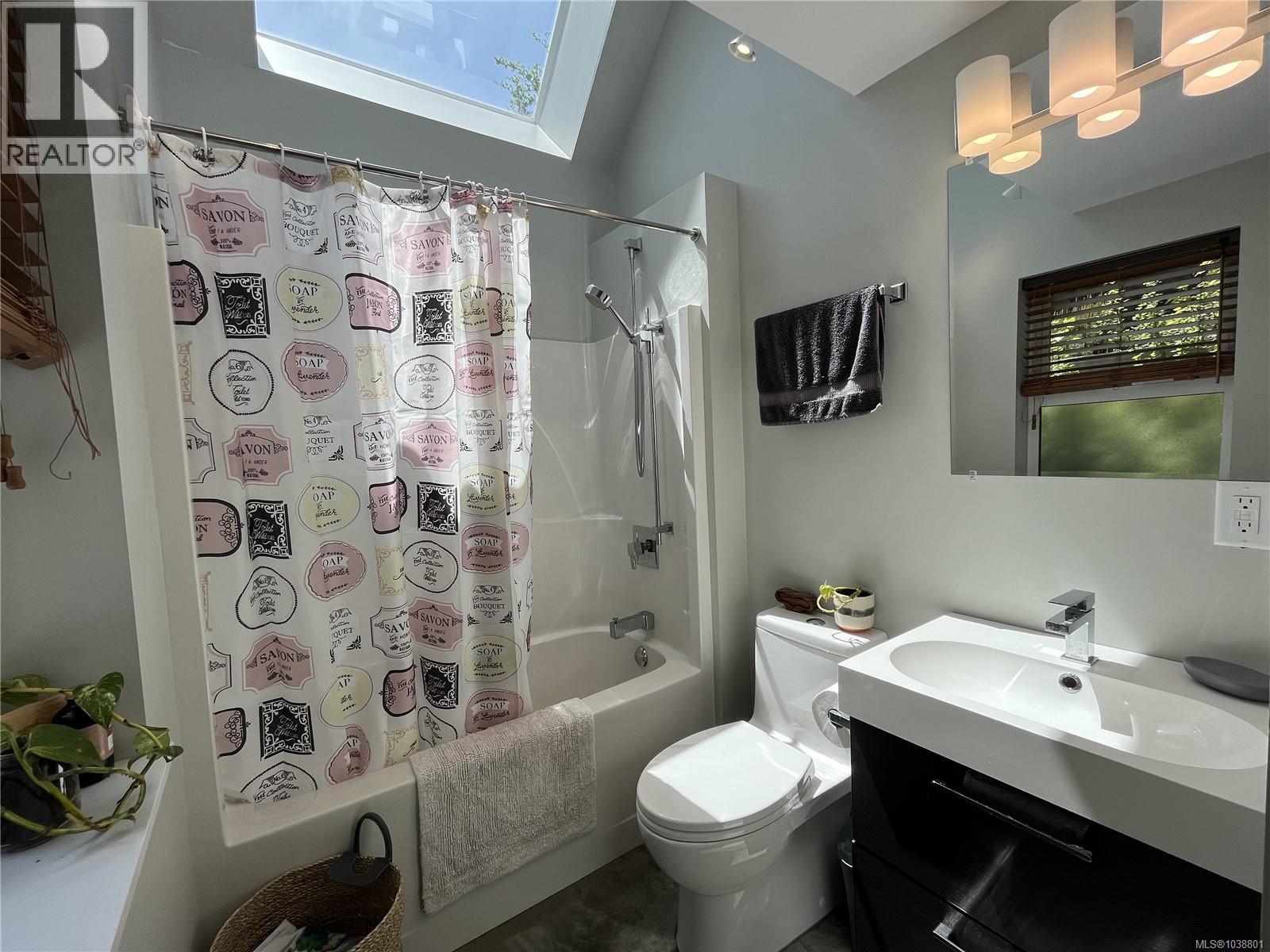 1156 Pacific Rim Hwy - 36