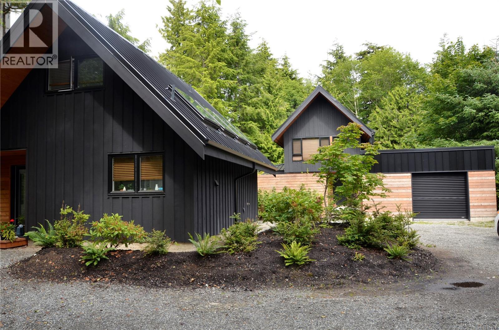 1156 Pacific Rim Hwy - 1