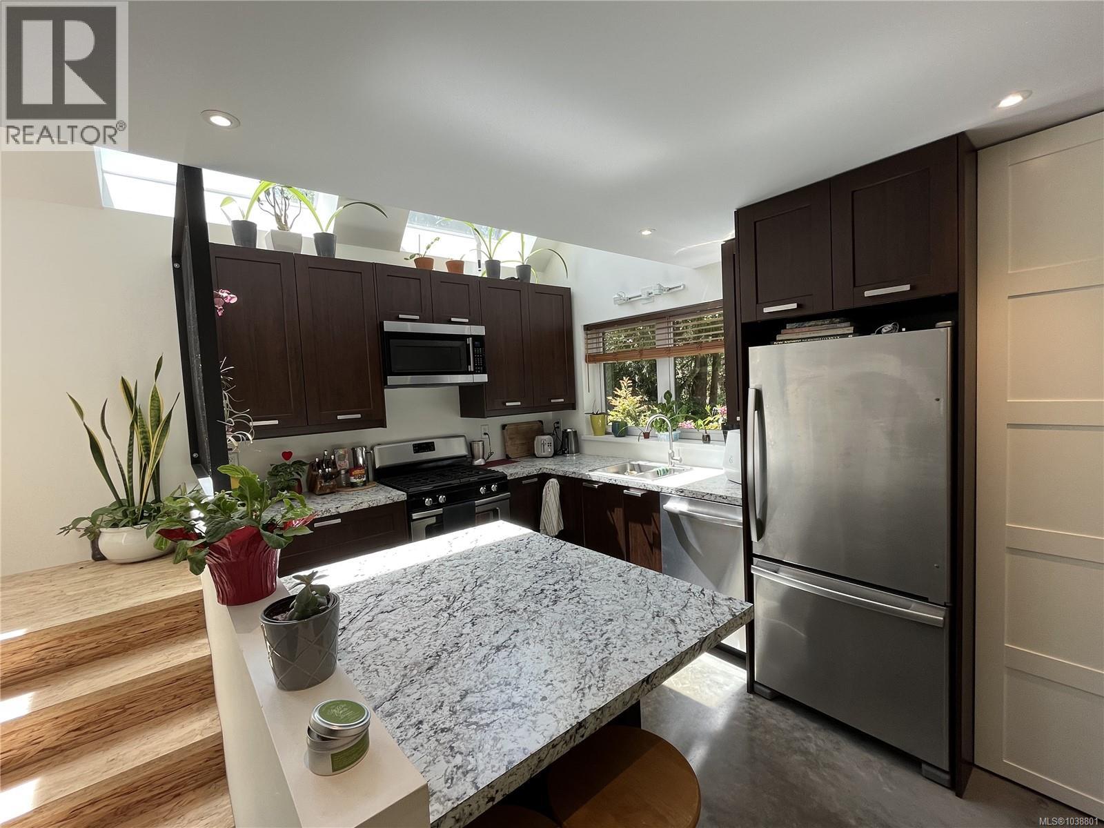 1156 Pacific Rim Hwy - 34