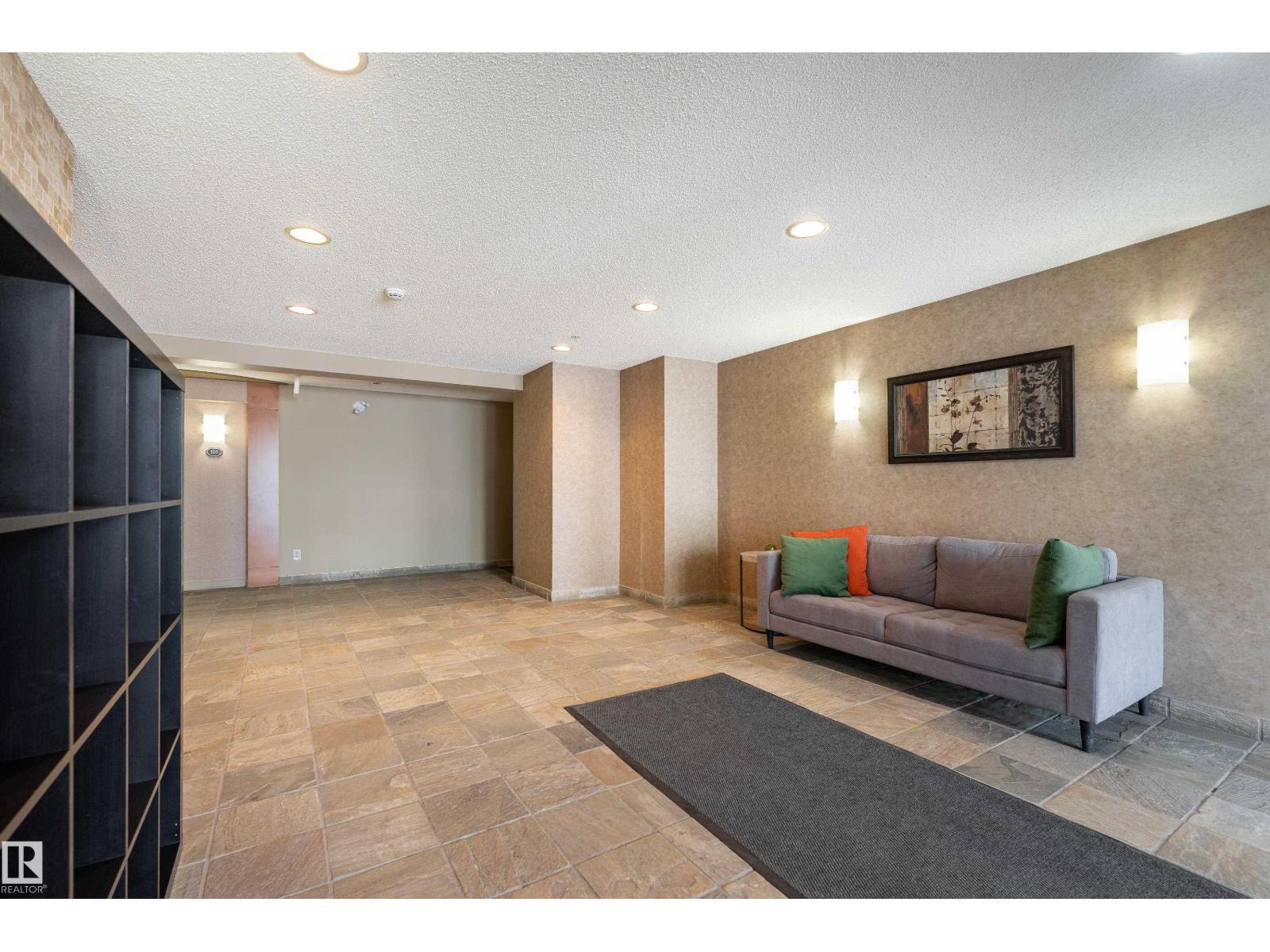 #103 13710 150 AV NW - 26
