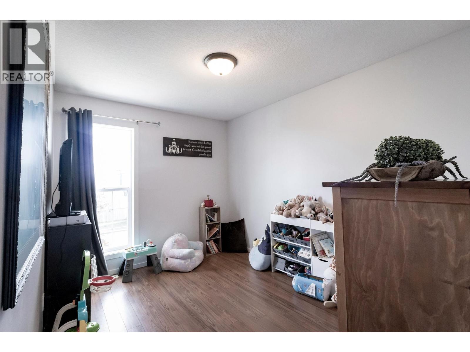 8227 86 AVENUE - 13