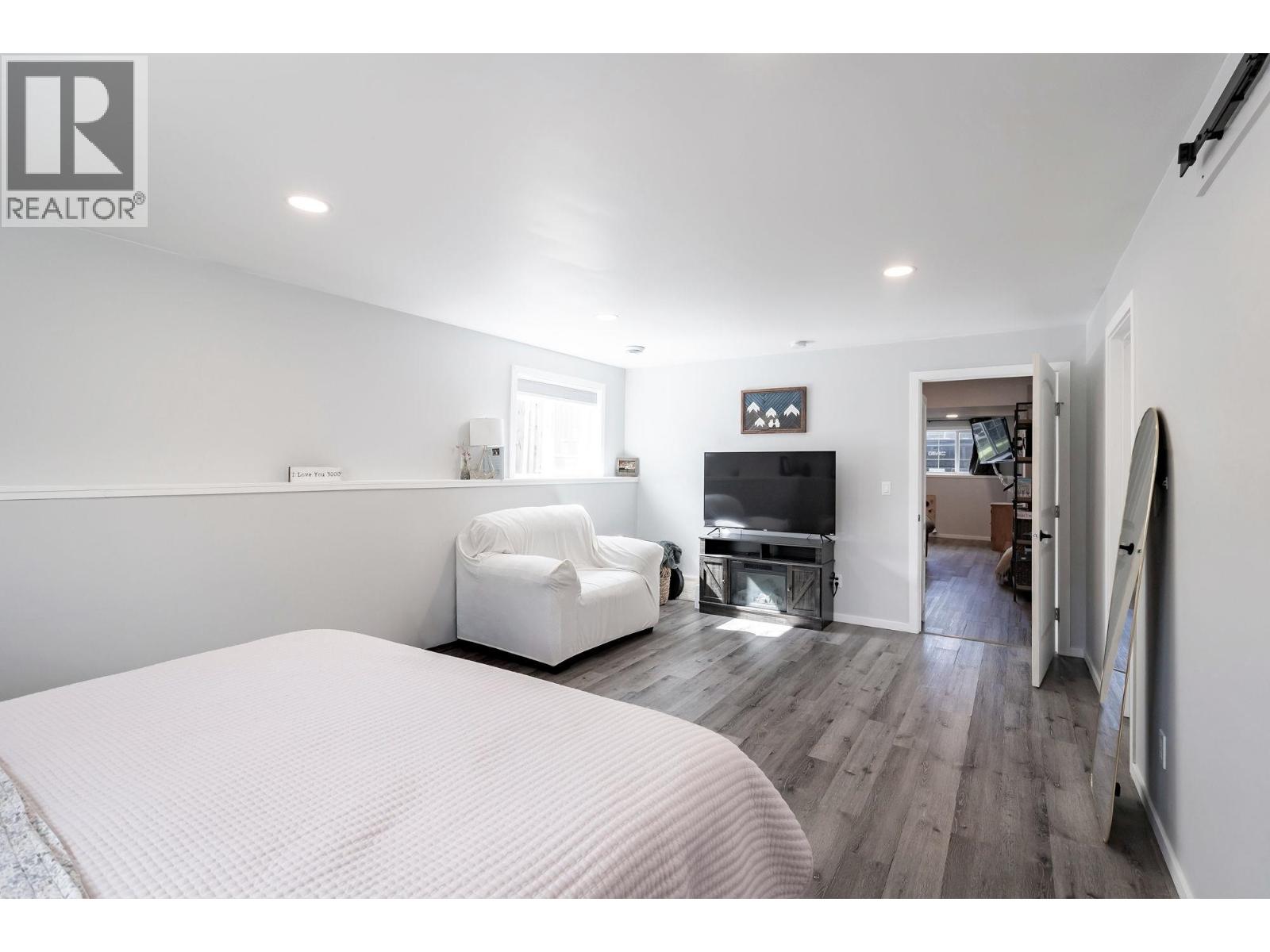 8227 86 AVENUE - 10