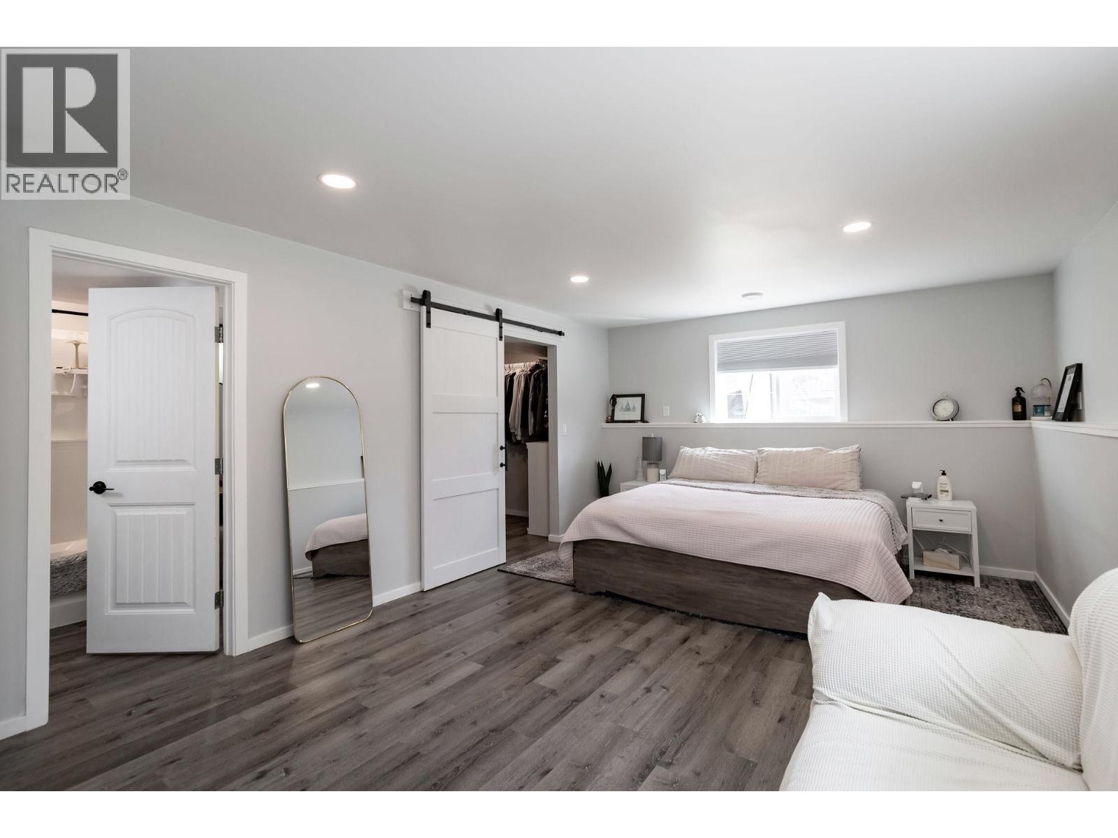8227 86 AVENUE - 6