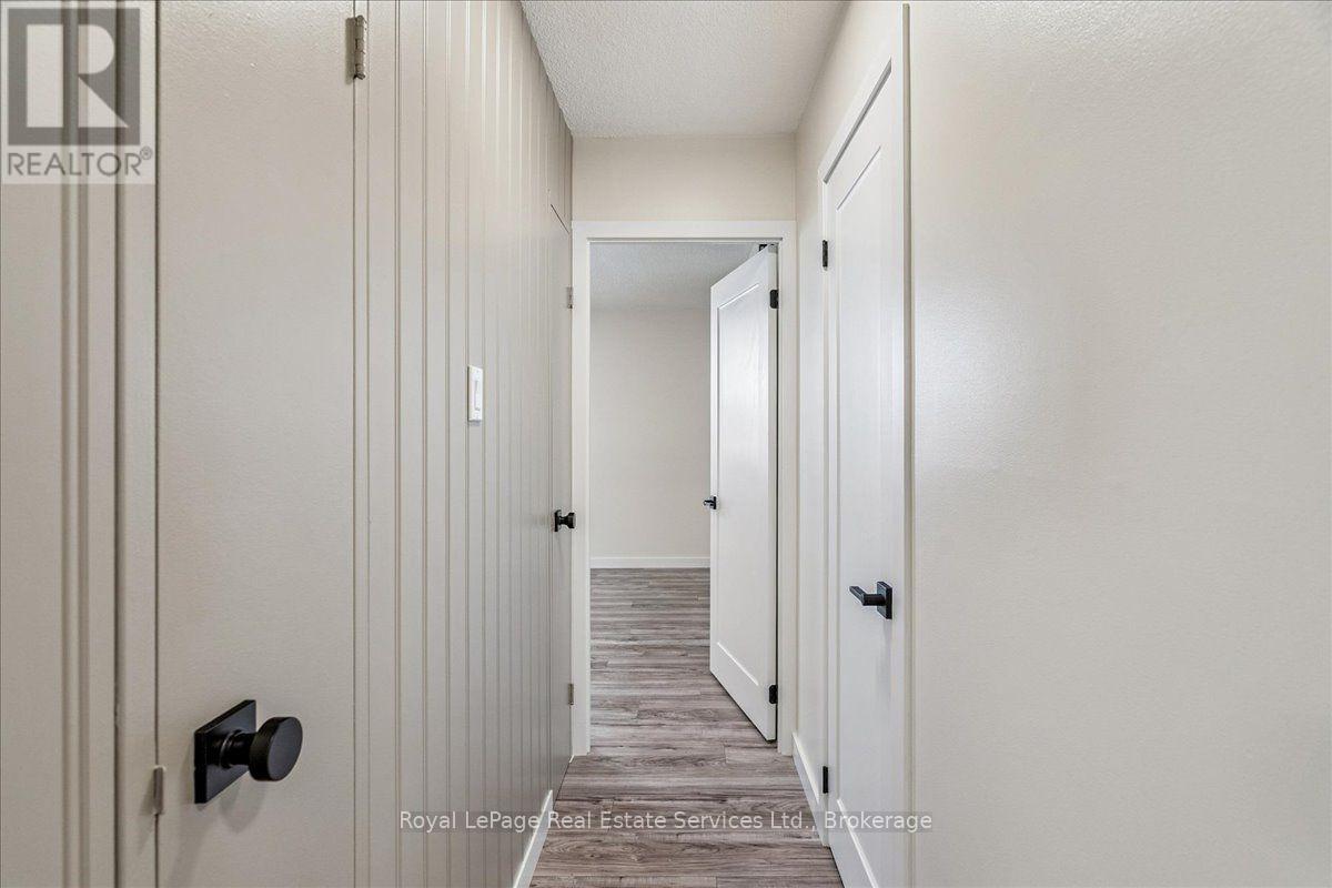 #812 966 INVERHOUSE DRIVE - 24