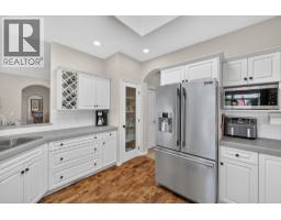 Kitchen - 3925 Gallaghers Circle, Kelowna, BC V1W3Z9 Photo 17