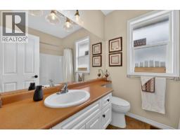 3925 Gallaghers Circle, Kelowna, BC V1W3Z9 Photo 22