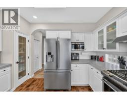 3925 Gallaghers Circle, Kelowna, BC V1W3Z9 Photo 19